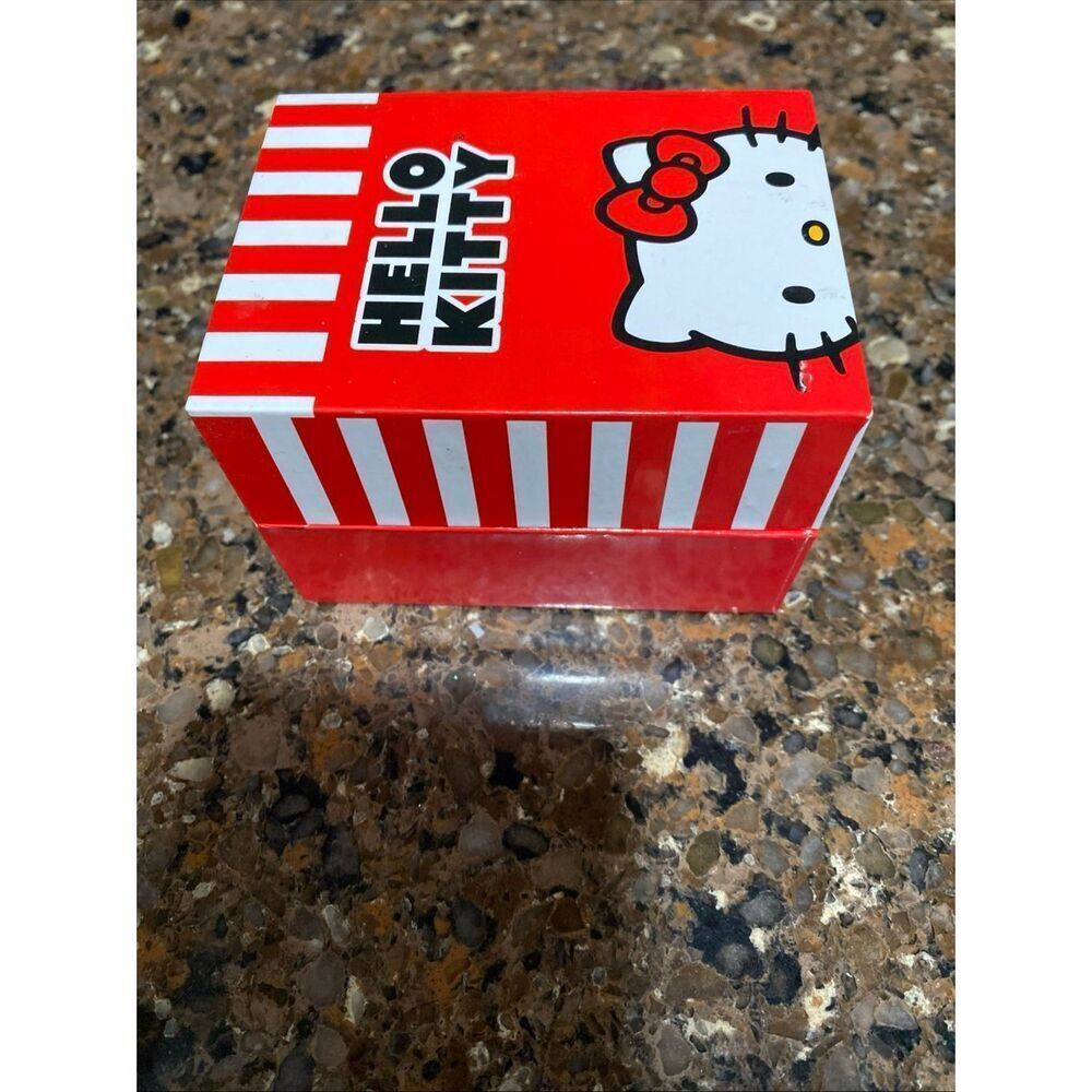 Hello Kitty by Sanrio Limited Edition Metal Golden Watch Bracelet New - Picture 6 of 7